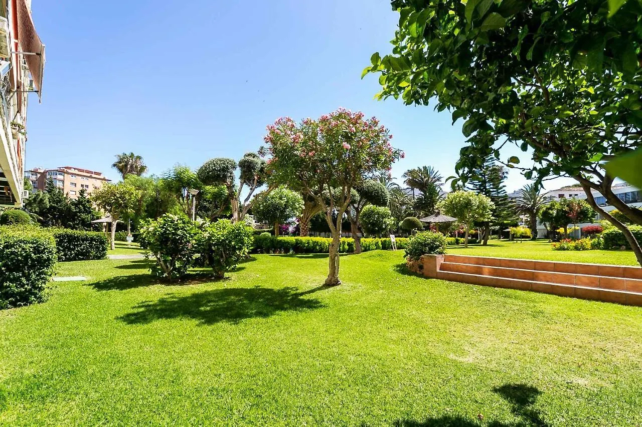 アパート Apartamento Acogedor, Terraza, Piscina Y Mar ベナルマデナ スペイン