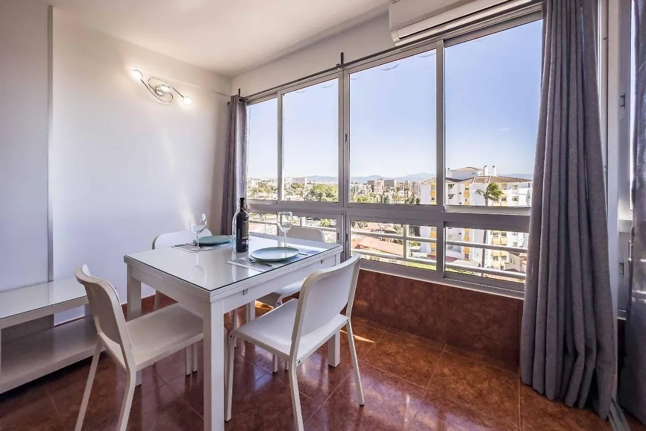 Apartamento Acogedor, Terraza, Piscina Y Mar ベナルマデナ 0*,