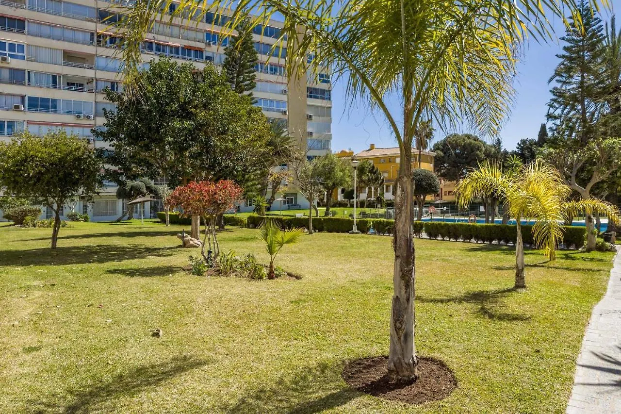 Apartamento Acogedor, Terraza, Piscina Y Mar ベナルマデナ 0*,