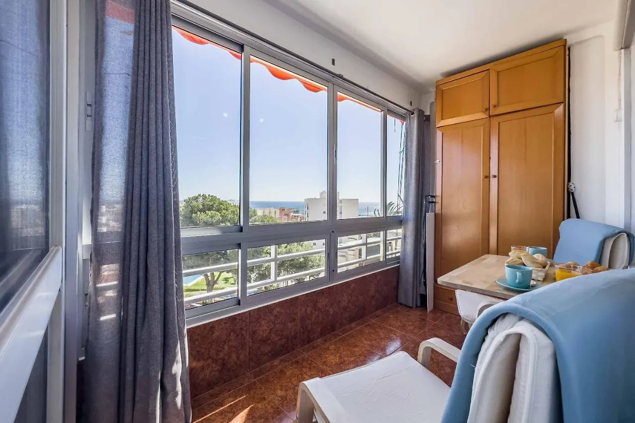 Apartamento Acogedor, Terraza, Piscina Y Mar ベナルマデナ 0*,  スペイン