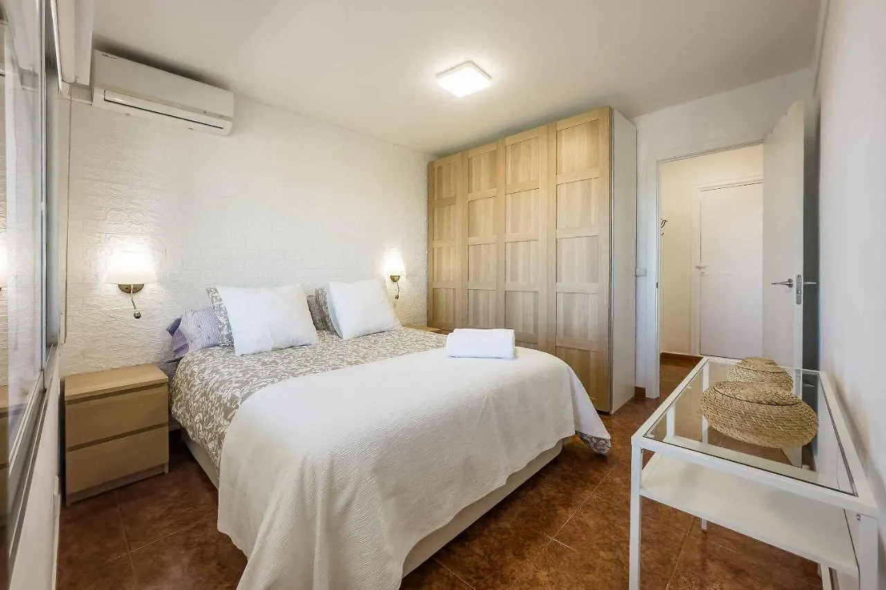 Apartamento Acogedor, Terraza, Piscina Y Mar ベナルマデナ 0*,  スペイン